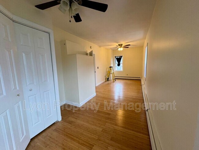 Photo - 2 Proctor Pl Unit 2