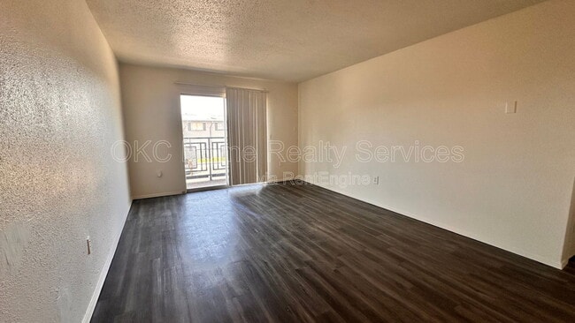 Building Photo - 703 NE 26th St Unit 4