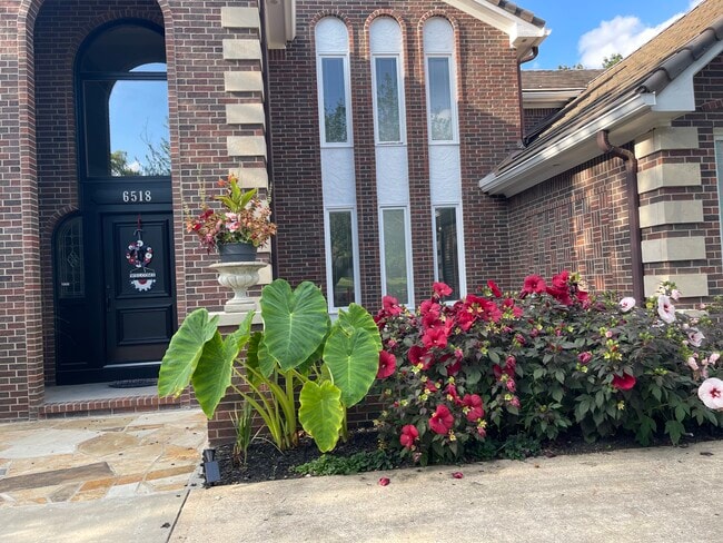 Building Photo - 6518 W 132nd St