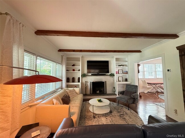 31 Jacobson Ave