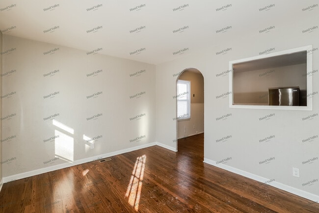 Photo - 500 E 3 Dr S