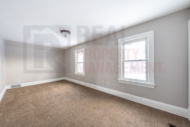 8107 Goodman Ave