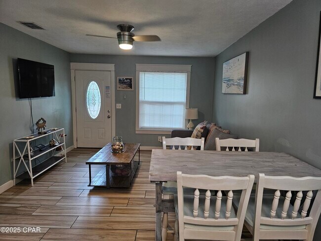 Photo - 2807 W 11th St