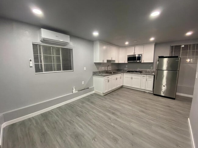 Building Photo - 925 Hunter Ave Unit Detached Front House