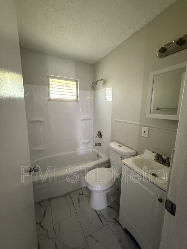 Photo - 205 Grampian Rd