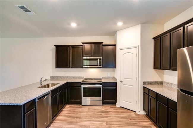 Photo - 220 Sunnymeade Ln