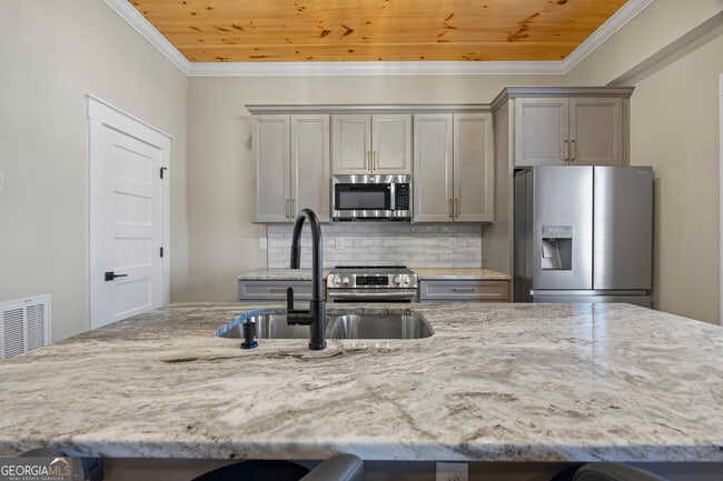 Photo - 958 Church St