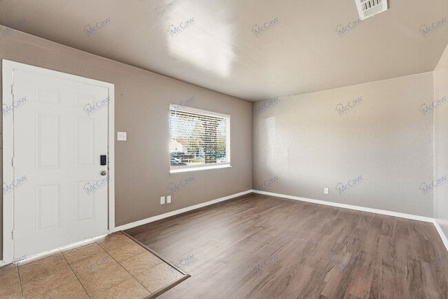 Photo - 3130 S Llewellyn Ave