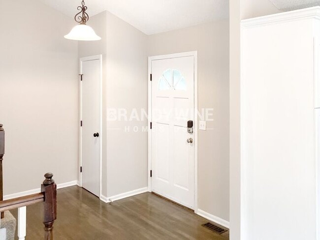 Photo - 105 Sumac St