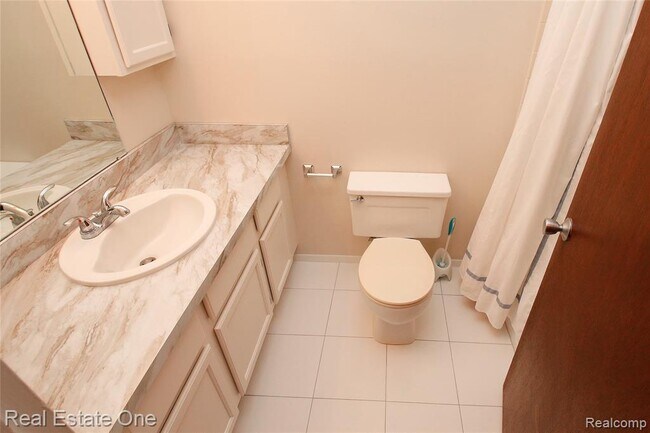 Photo - 480 Baldwin Ave Unit 20
