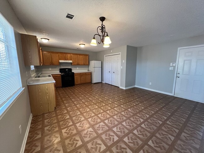 Photo - 3/2 RANCH PERFECT FOR GROWING FAMILY!