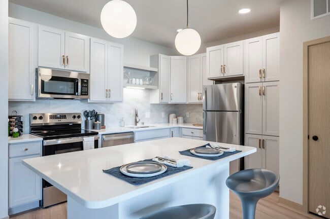 2BR, 2BA - 1098SF - Kitchen
