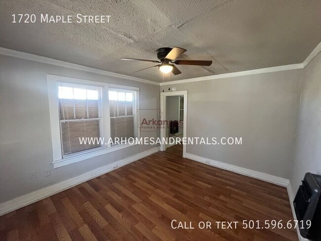 Photo - 1720 Maple St