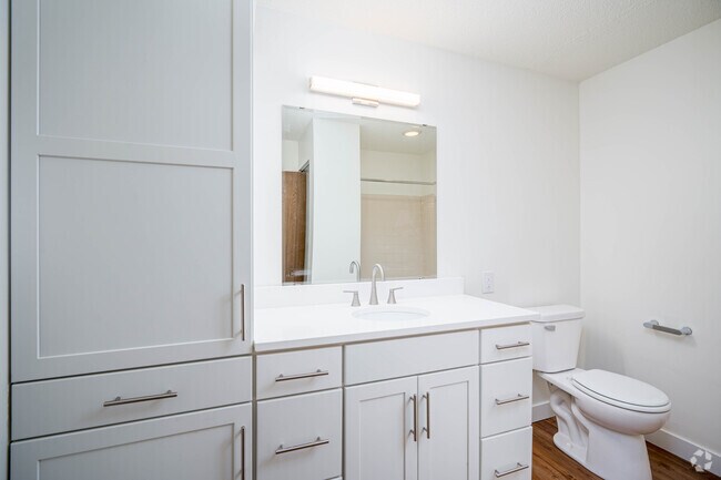 3BR, 2BA - 1414SF - First Bathroom - Pondview Apartments