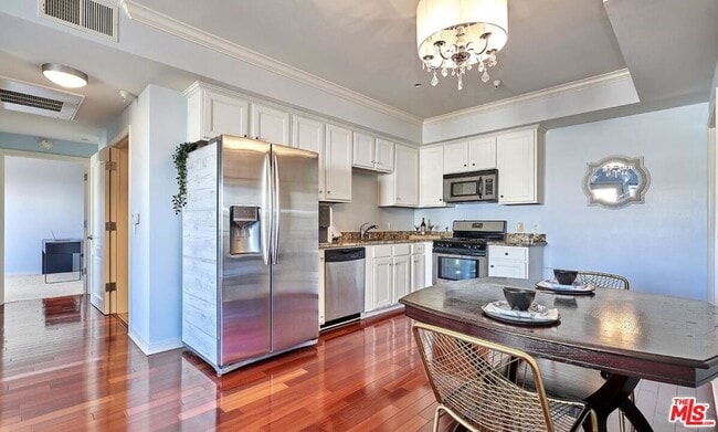 Photo - 1025 Dewey Ave Unit 403