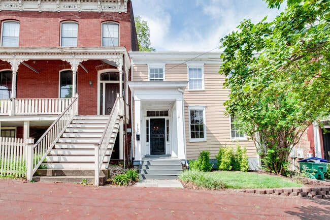 Building Photo - 2109 E Broad St Rental