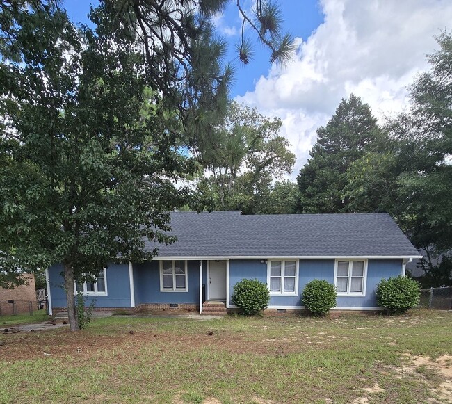 Building Photo - 520 Nottingham Dr
