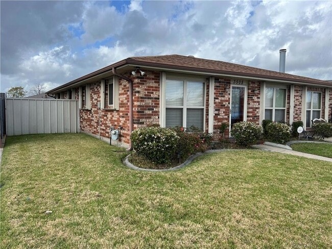 Photo - 3508 Decomine St