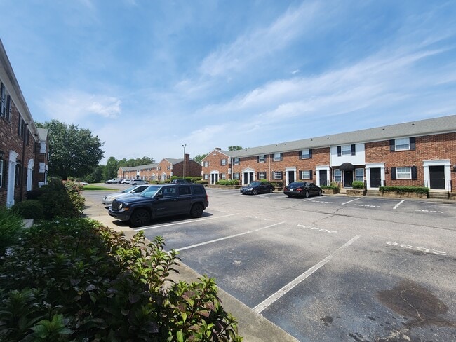 Photo - TowneClub on Berckmans