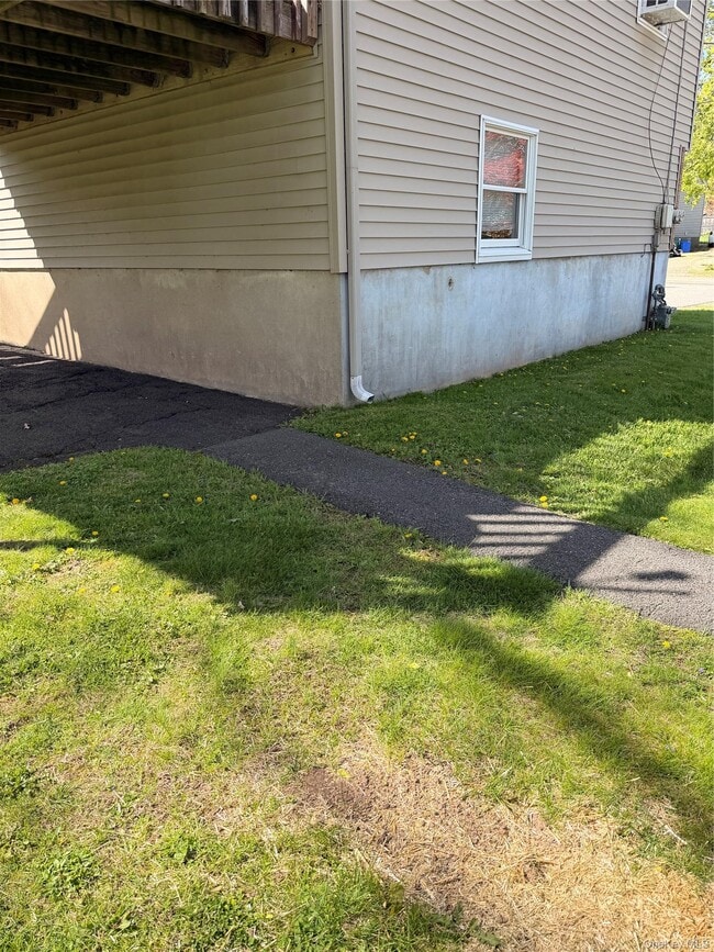 Building Photo - 10 Quelch Ave