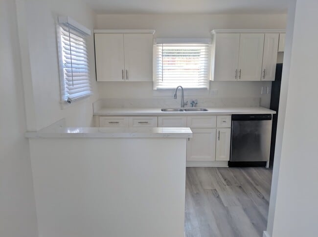 Photo - 4041 Van Buren Pl Unidad 4041  A