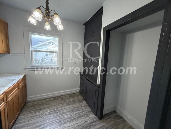 Photo - 327-2 Robinson-