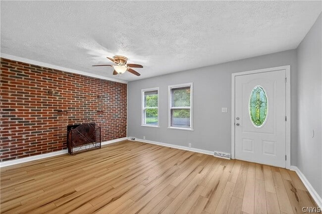 Photo - 9541 Horseshoe Island Rd