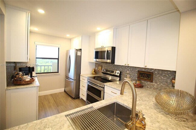 7370 S Ocean Dr Unit 715