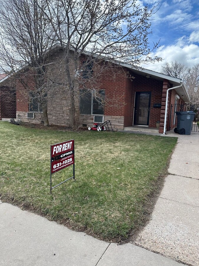 2615-2617 E. 17th St. - 2615-2617 E. 17th St. Apartment Unit 2615