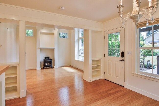 Photo - Lovely Cottage Home and Small Dog Friendly!