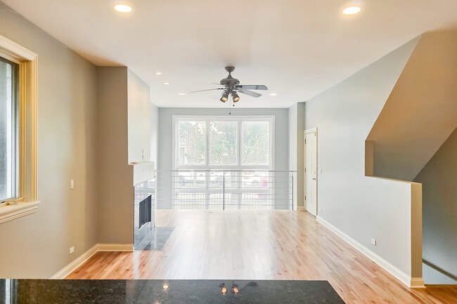 Photo - 1007 N Francisco Ave Unit 1