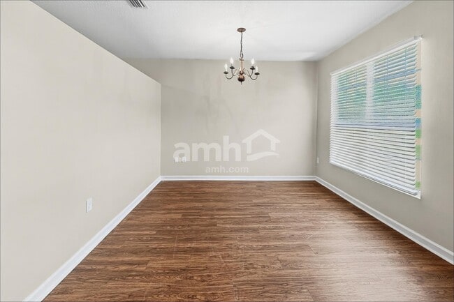 Photo - 810 Dunkirk Ave NW