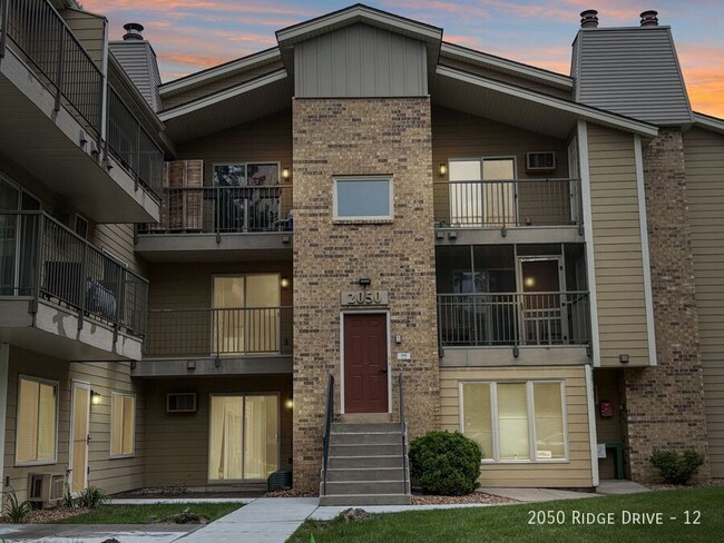 Photo - 2050 Ridge Dr House