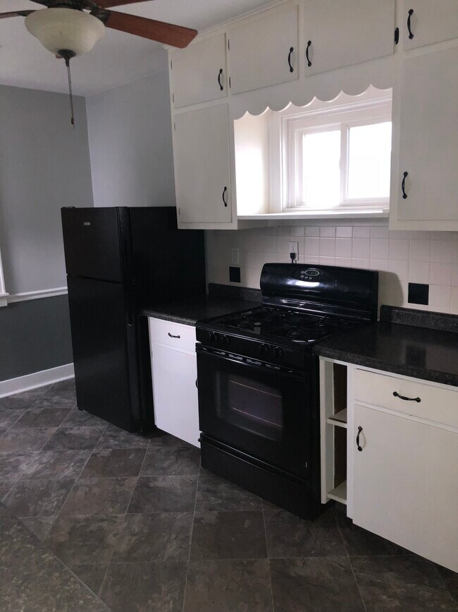 Photo - 3418 Taylor St