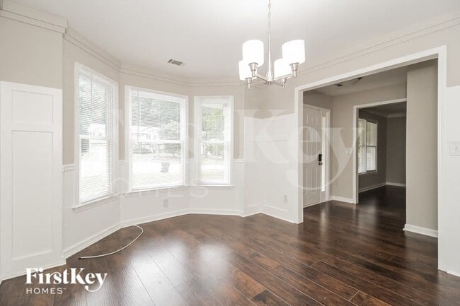 Photo - 1985 Castle Royale Dr