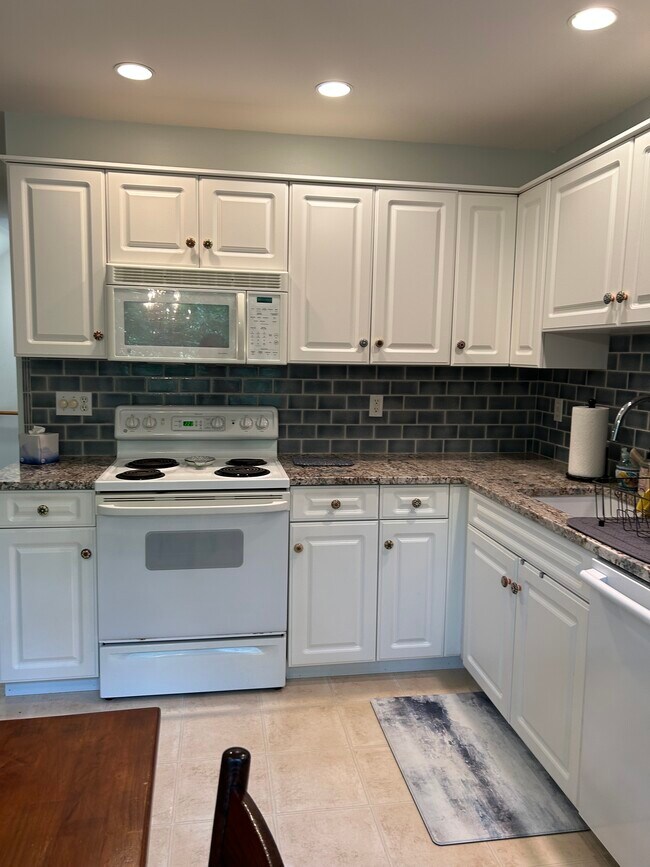 Photo - 56 Portland Ave Unidad 23