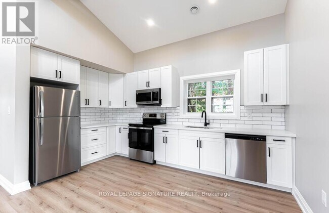 Photo - 309 Cranbrook Dr