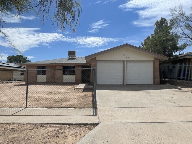 Building Photo - 1748 Dave Elliott Dr Rental