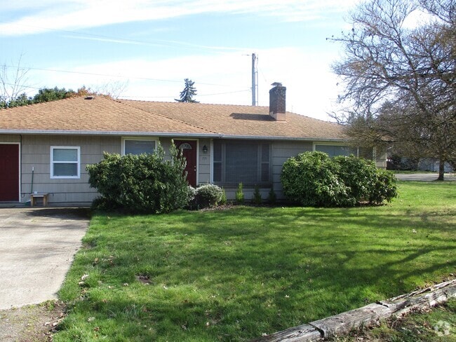 Building Photo - 715 Leigh St Rental