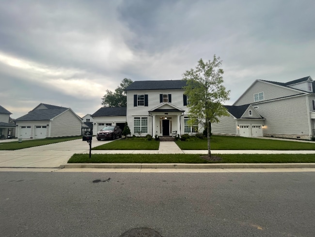 Building Photo - 1066 Dovecrest Way