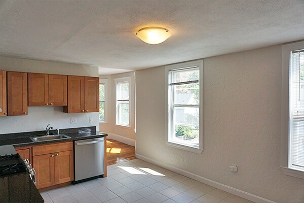 Photo - 65 Oxford St Unit 3B