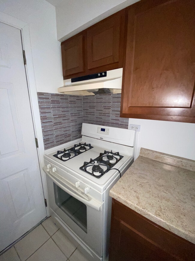 Photo - 12715 S La Crosse Ave Unit 301
