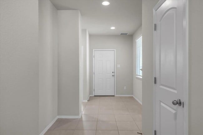 Photo - 132 Fabion St