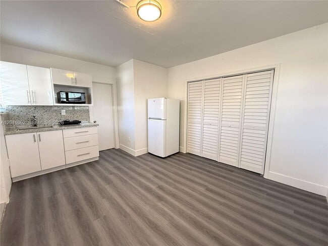 Building Photo - 155 SW 71st Ave Unit 0