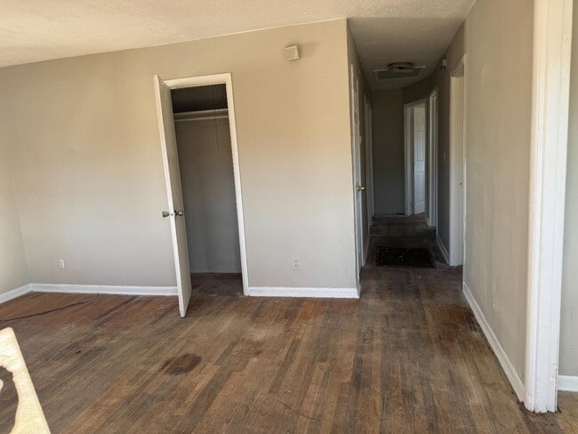 Photo - 324 15th Ave W