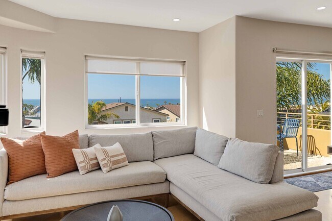 Photo - 1136 Monterey Blvd