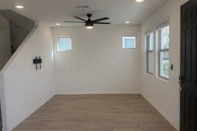 Photo - 8337 E Irwin Ave