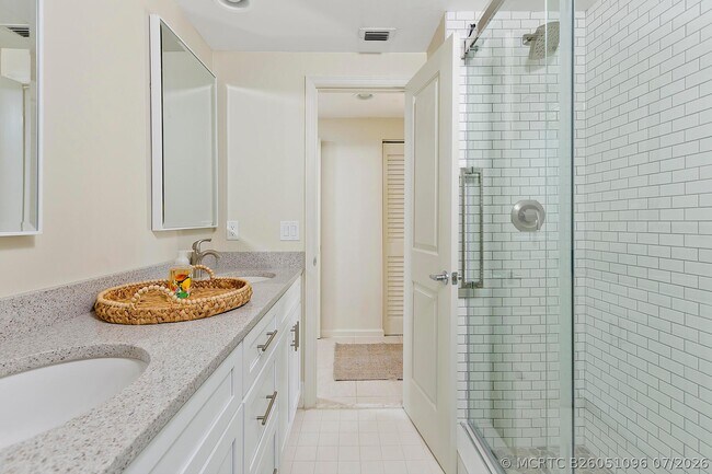 Photo - 11818 Pebblewood Dr Unit 101