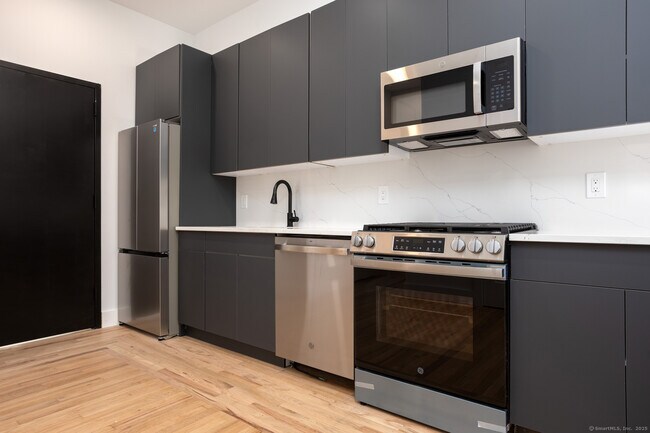 Building Photo - 10 Commerce St Unit 2R1 Rental