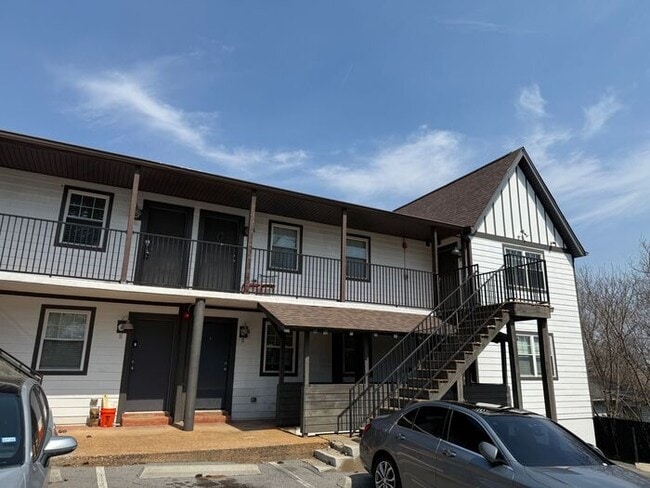 Building Photo - Renovated 1 Bedroom in South Nashville